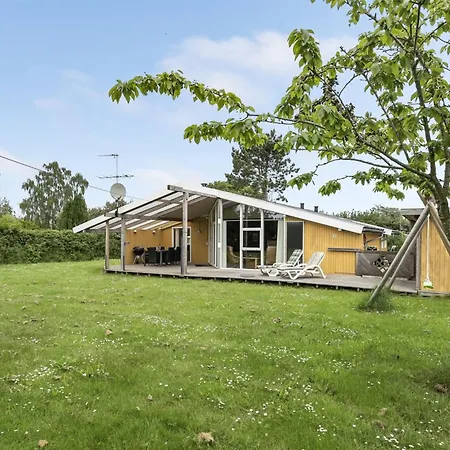 Virpi - 400m From The Sea By Interhome Nedre Lysabild