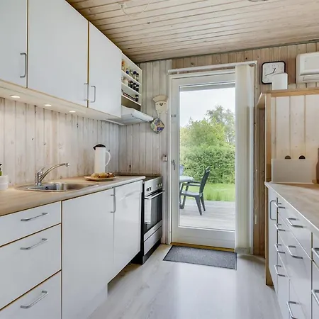 Virpi - 400m From The Sea By Interhome בית נופש