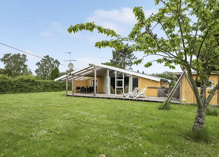 Virpi - 400m From The Sea By Interhome Nedre Lysabild